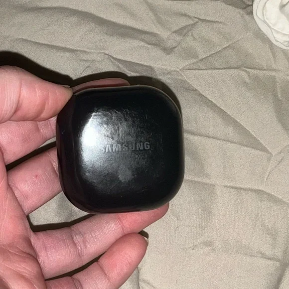 Samsung Galaxy Pro Wireless Headphones (ONE EAR BUD) - Picture 2 of 5